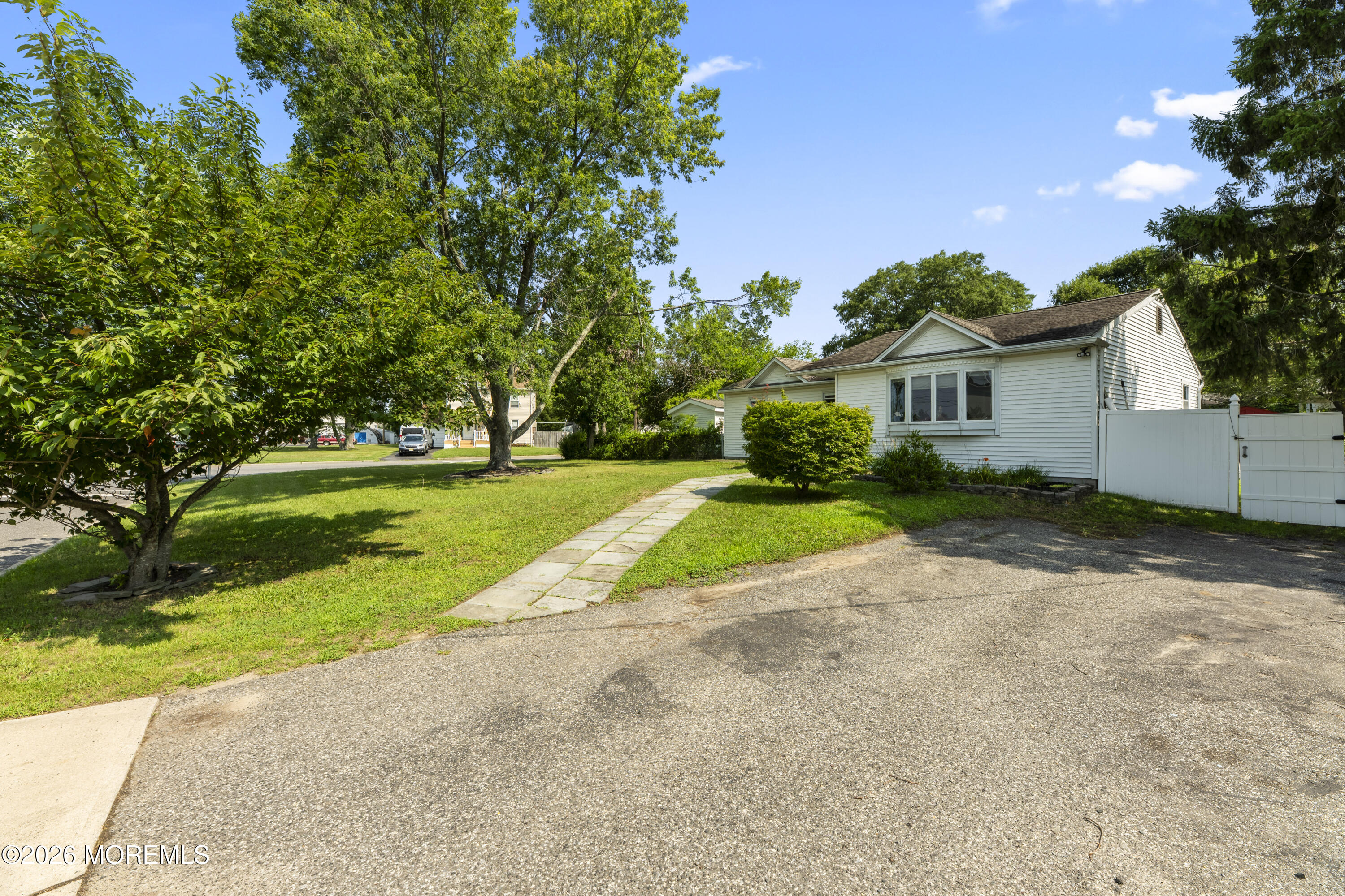 13 Chestnut Street Farmingdale NJ 07727