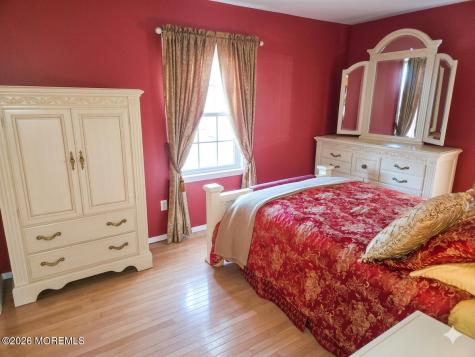 300 Pennington Court Toms River NJ 08753