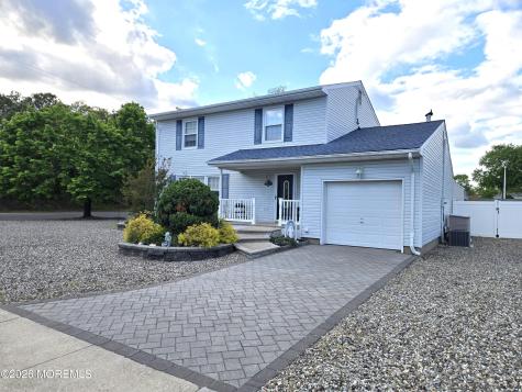 300 Pennington Court Toms River NJ 08753