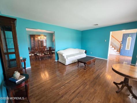 300 Pennington Court Toms River NJ 08753