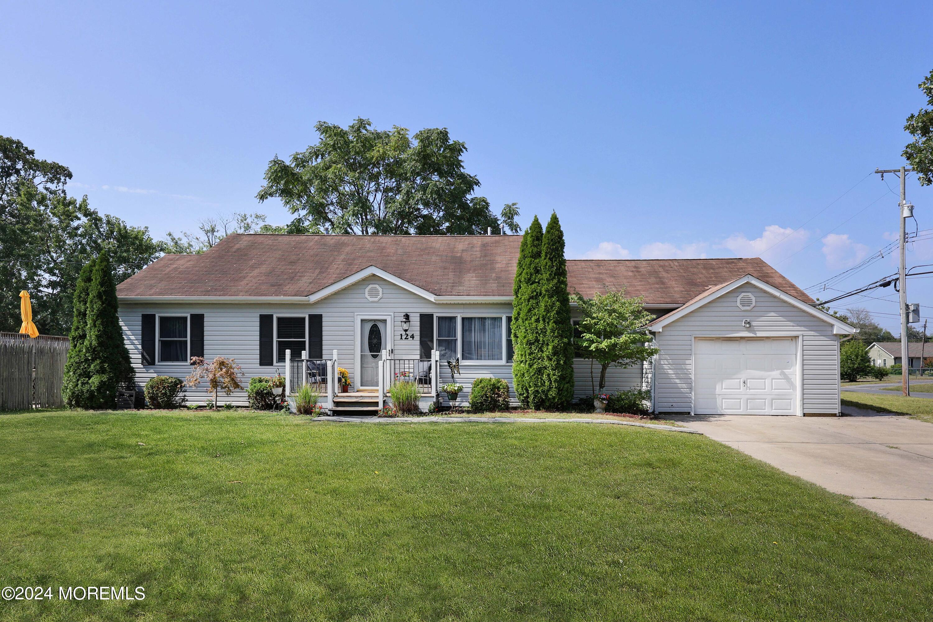 124 Oakwood Drive Brick NJ 08723