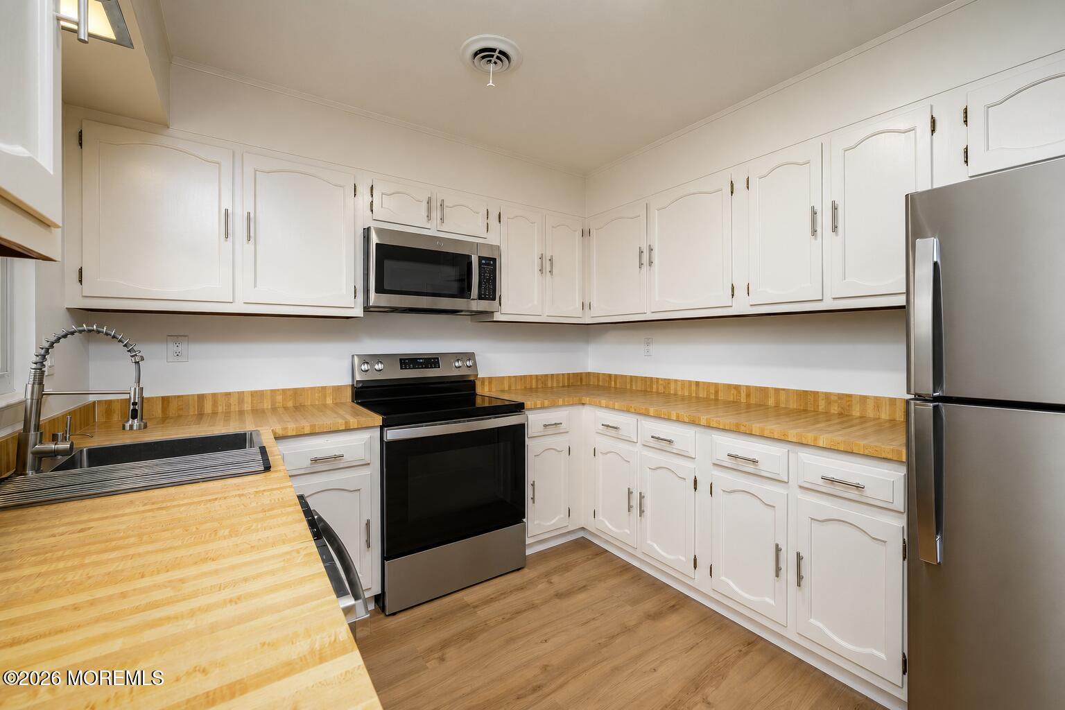 37 Cambridge Circle Manchester NJ 08759