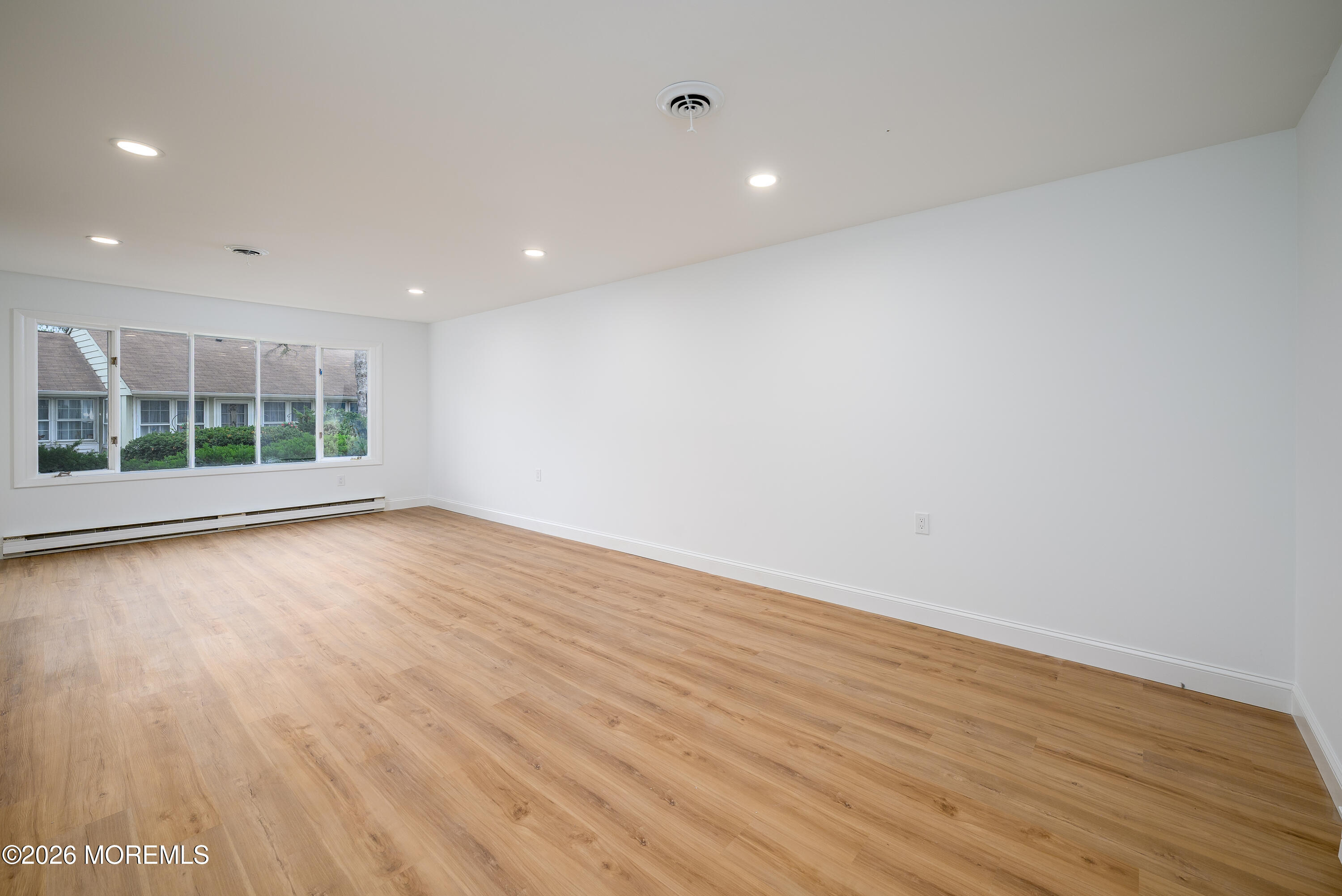 37 Cambridge Circle Manchester NJ 08759