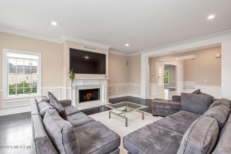 10 Hop Brook Lane Holmdel NJ 07733