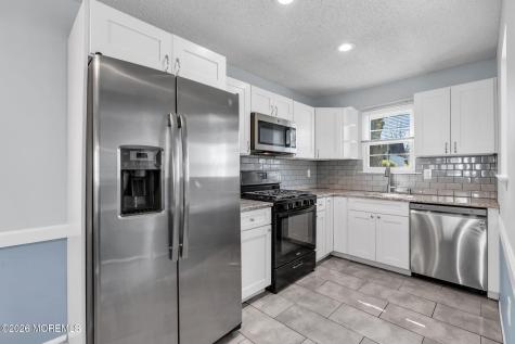 22 Farnworth Close Freehold NJ 07728