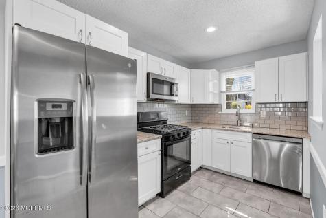 22 Farnworth Close Freehold NJ 07728