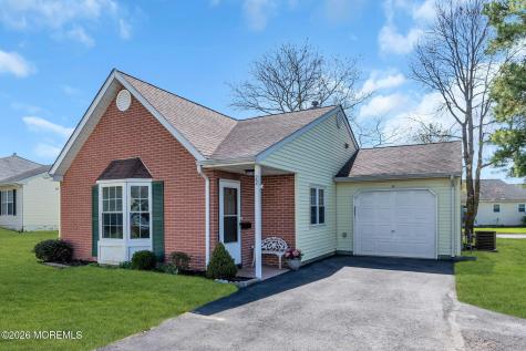 22 Farnworth Close Freehold NJ 07728
