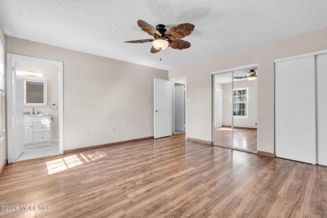 22 Farnworth Close Freehold NJ 07728