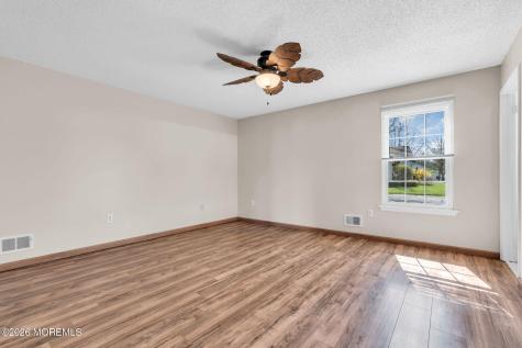 22 Farnworth Close Freehold NJ 07728