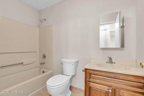 22 Farnworth Close Freehold NJ 07728