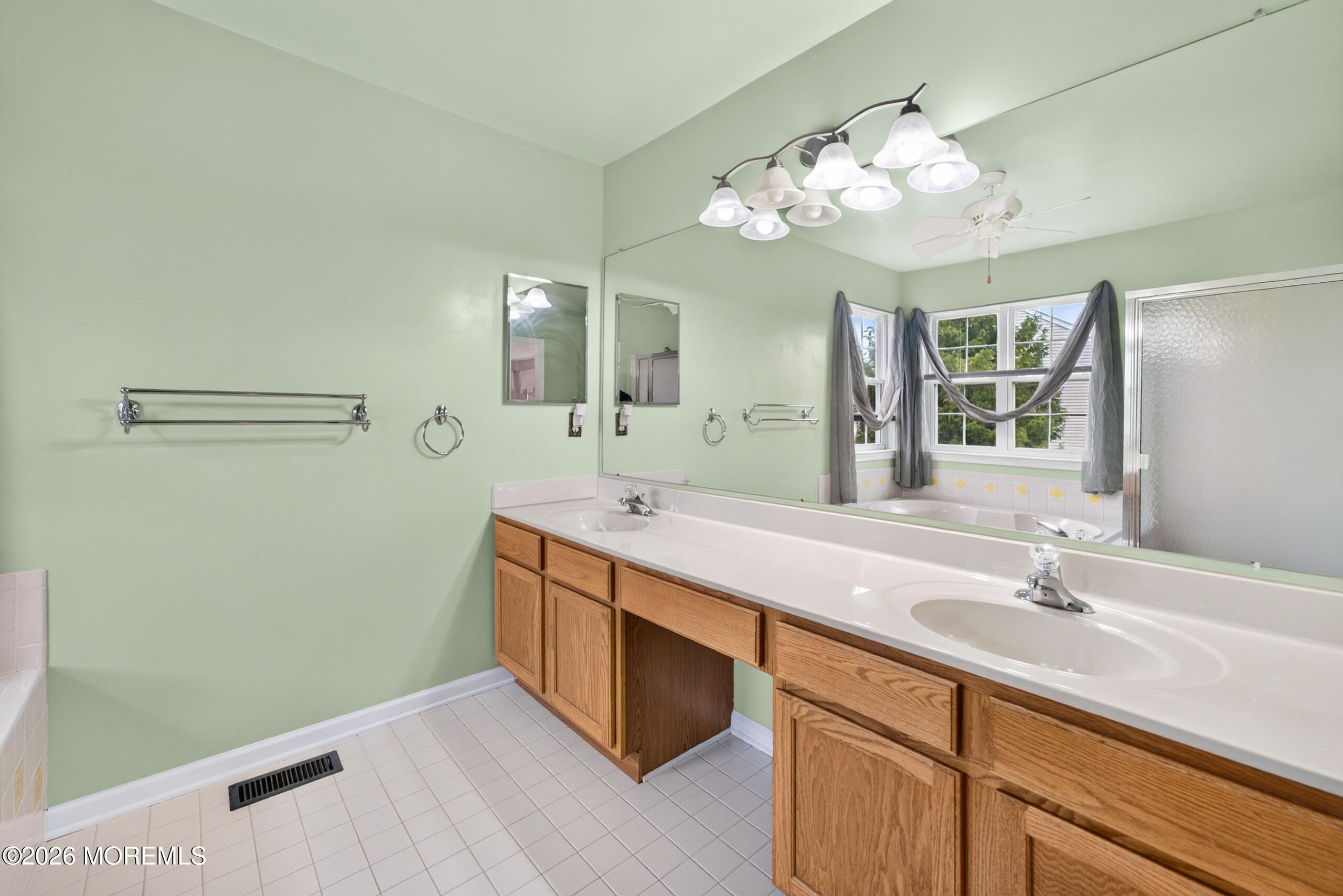 9 Kingstone Lane East Windsor NJ 08520