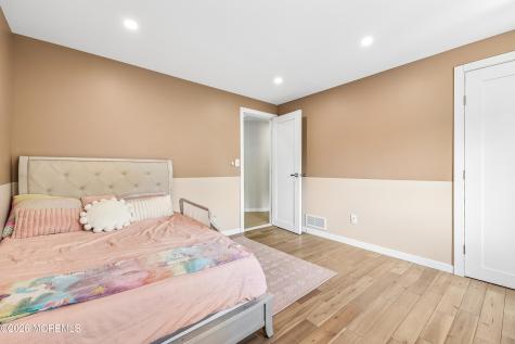 20 Sunrise Circle Holmdel NJ 07733