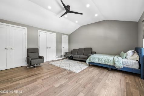 20 Sunrise Circle Holmdel NJ 07733