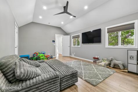 20 Sunrise Circle Holmdel NJ 07733
