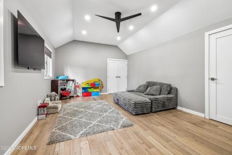 20 Sunrise Circle Holmdel NJ 07733