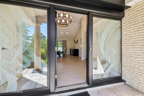 20 Sunrise Circle Holmdel NJ 07733