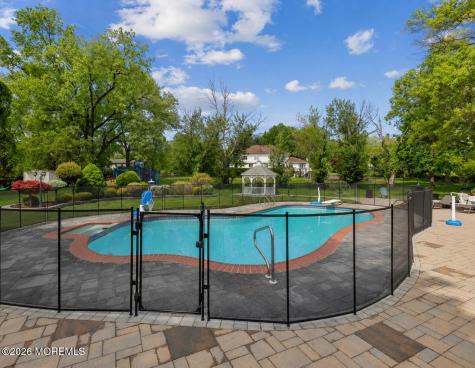 20 Sunrise Circle Holmdel NJ 07733
