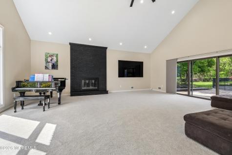 20 Sunrise Circle Holmdel NJ 07733