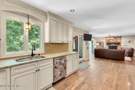 127 Telegraph Hill Road S Holmdel NJ 07733