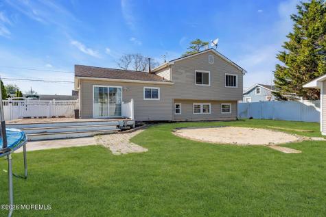 1233 Pacific Avenue Beachwood NJ 08722