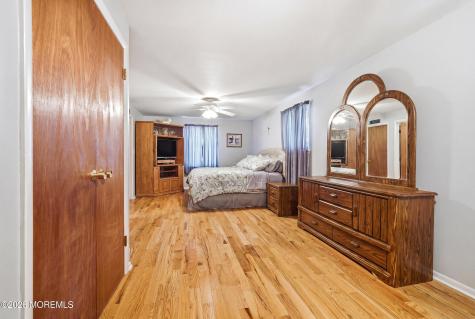 18 Barbara Lane Oakhurst NJ 07755