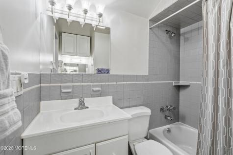 18 Barbara Lane Oakhurst NJ 07755