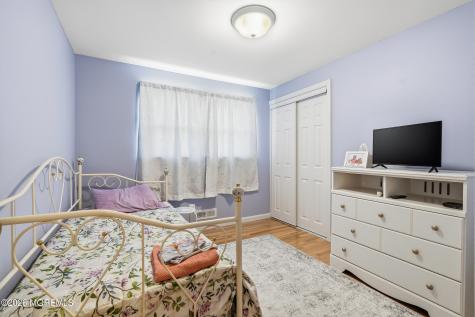 18 Barbara Lane Oakhurst NJ 07755