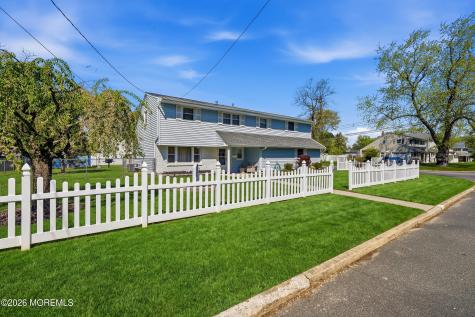 18 Barbara Lane Oakhurst NJ 07755