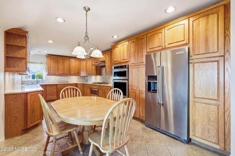 18 Barbara Lane Oakhurst NJ 07755
