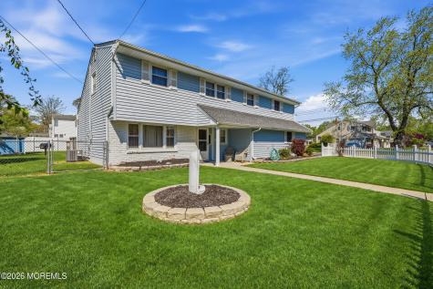 18 Barbara Lane Oakhurst NJ 07755