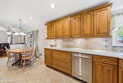 18 Barbara Lane Oakhurst NJ 07755