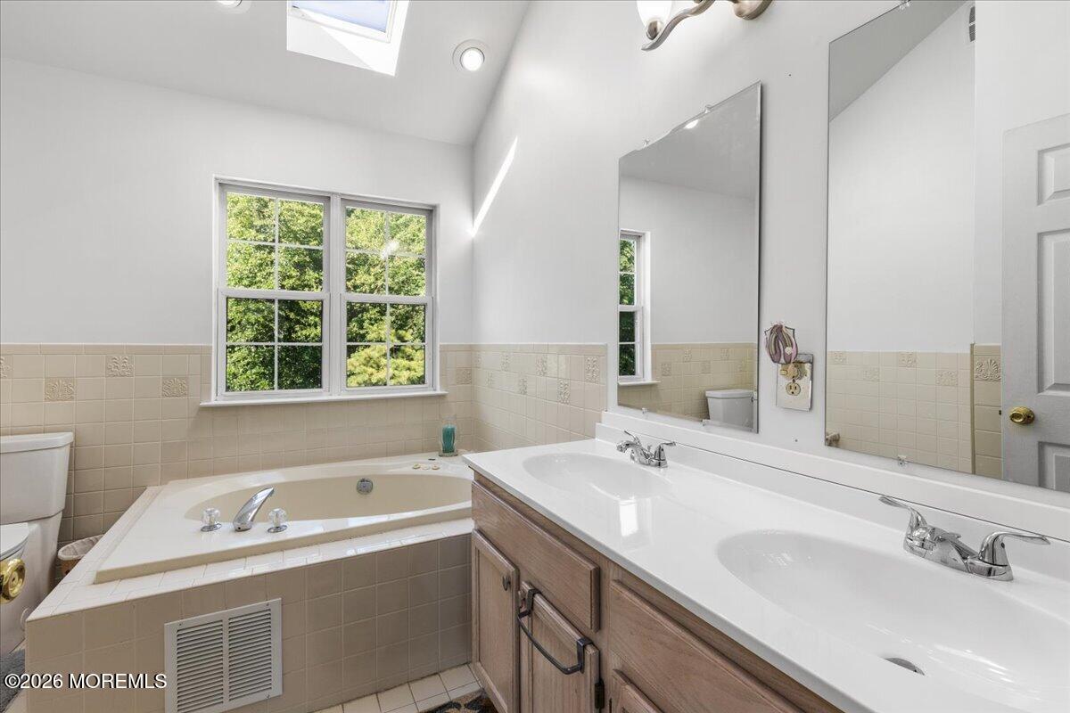 48 Diamond Lane Howell NJ 07731