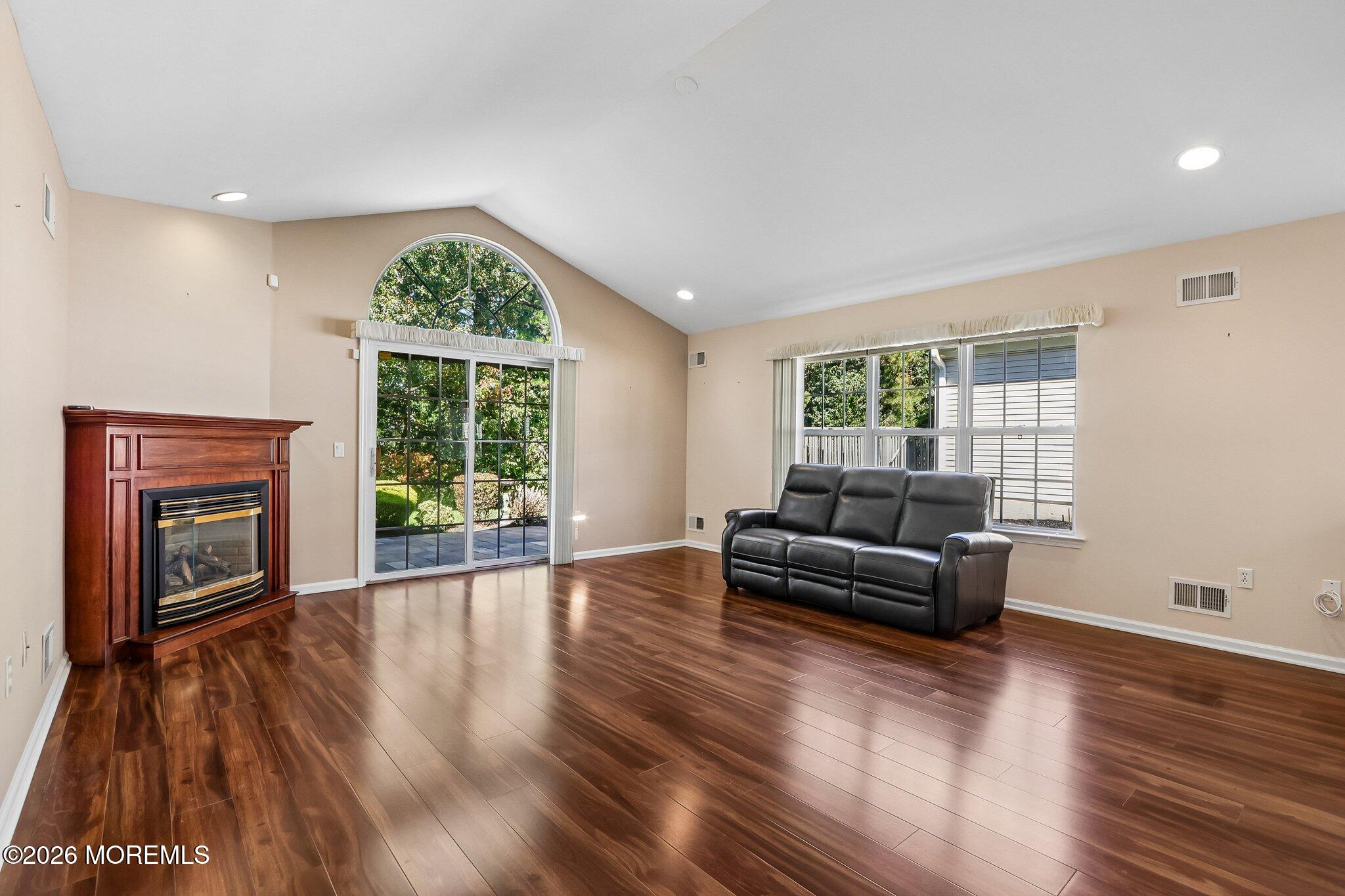 12 Sandhurst Road Lakewood NJ 08701