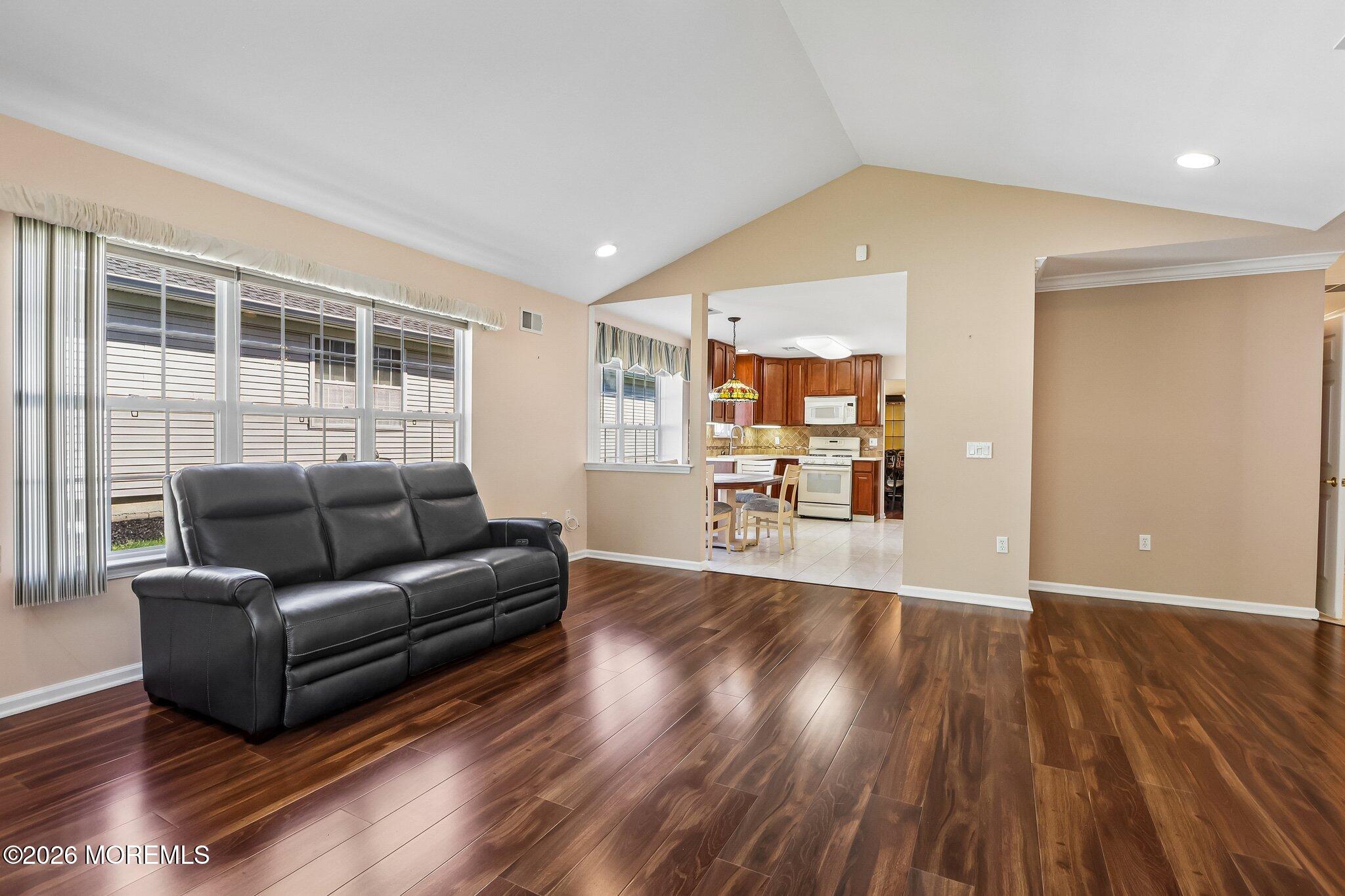 12 Sandhurst Road Lakewood NJ 08701