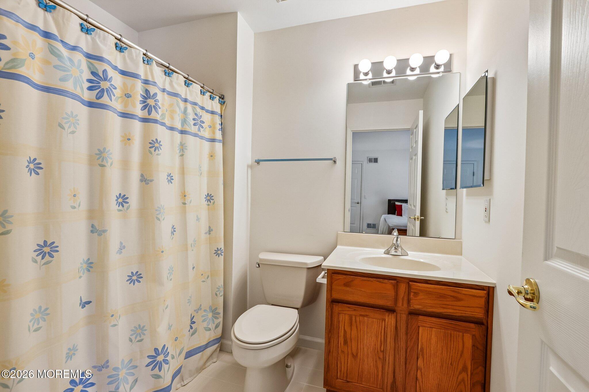 12 Sandhurst Road Lakewood NJ 08701