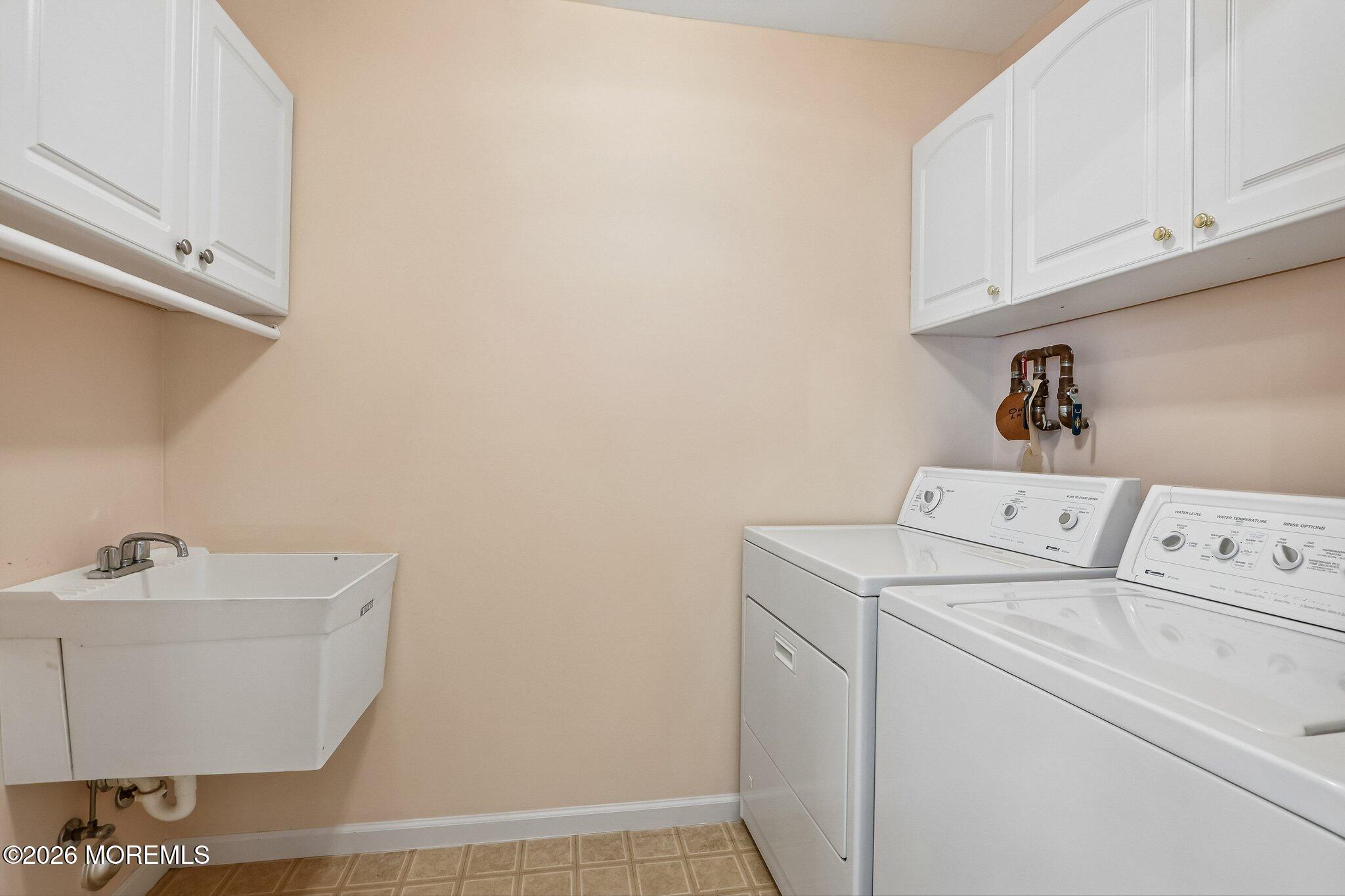 12 Sandhurst Road Lakewood NJ 08701
