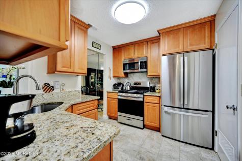 335 Sunshine Court Englishtown NJ 07726