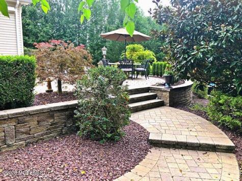 9 Woodmere Road Monroe NJ 08831