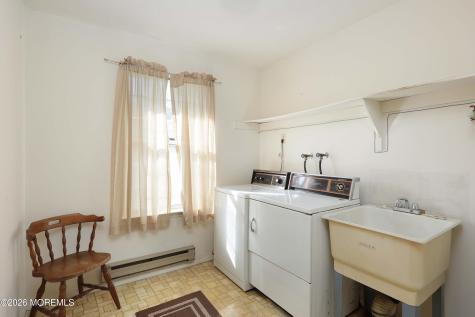23 Easton Drive Whiting NJ 08759