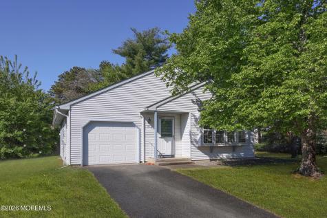 23 Easton Drive Whiting NJ 08759