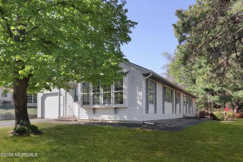 23 Easton Drive Whiting NJ 08759