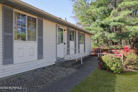 23 Easton Drive Whiting NJ 08759