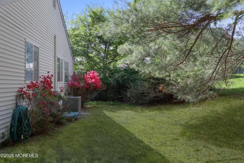 23 Easton Drive Whiting NJ 08759
