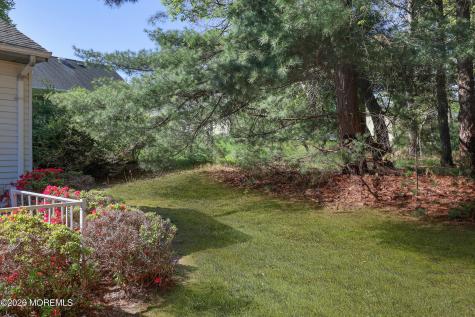 23 Easton Drive Whiting NJ 08759