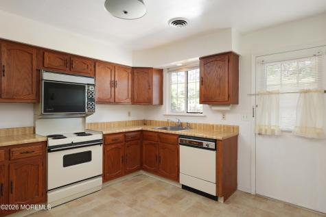 23 Easton Drive Whiting NJ 08759