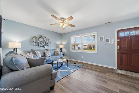 6 Hunterdon Avenue Monroe NJ 08831