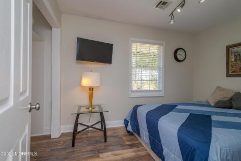 6 Avast Avenue Barnegat NJ 08005