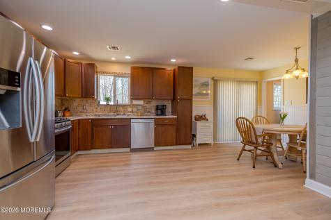6 Avast Avenue Barnegat NJ 08005