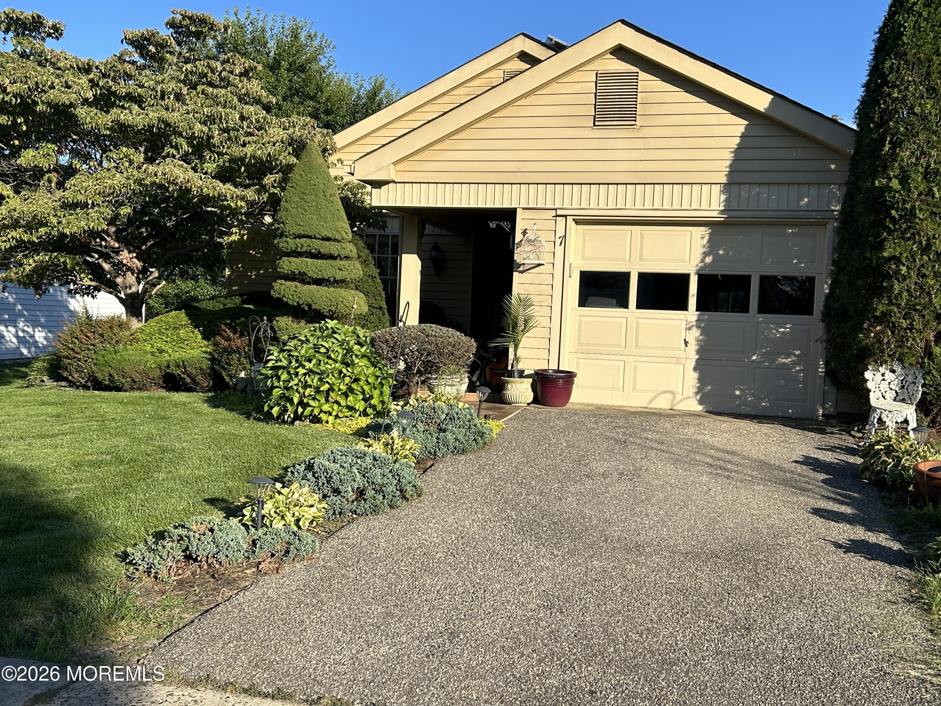 7 Reigate Lane Manchester NJ 08759