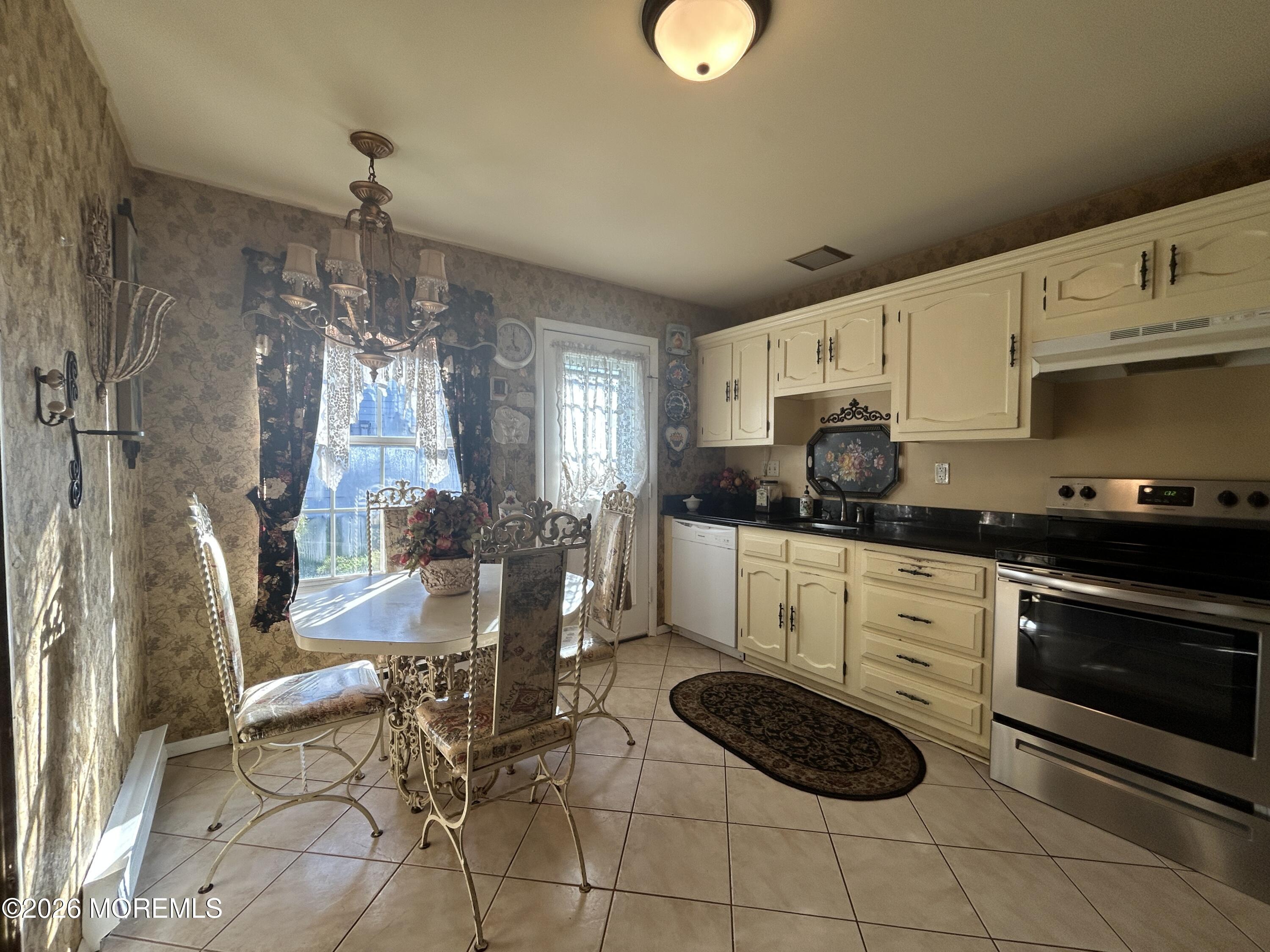 7 Reigate Lane Manchester NJ 08759